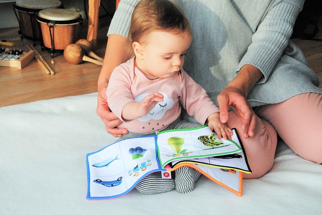 Ontdekken, spelen en groeien: veilig en ontwikkelingsgericht babyspeelgoed en de invloed op zintuiglijke ontwikkeling